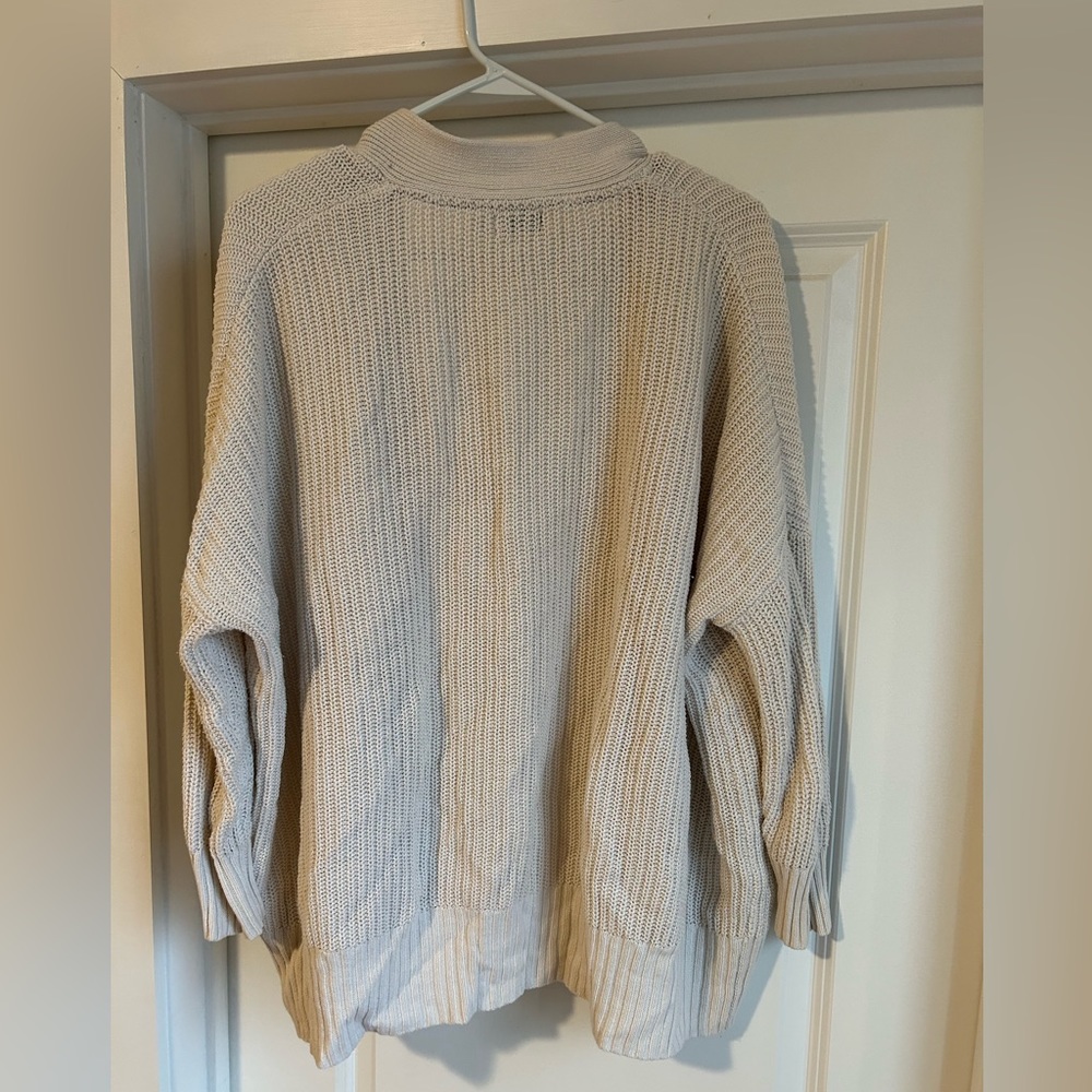 Urban outfitters cream oversized cardigan. Size small - Picture 3 of 3